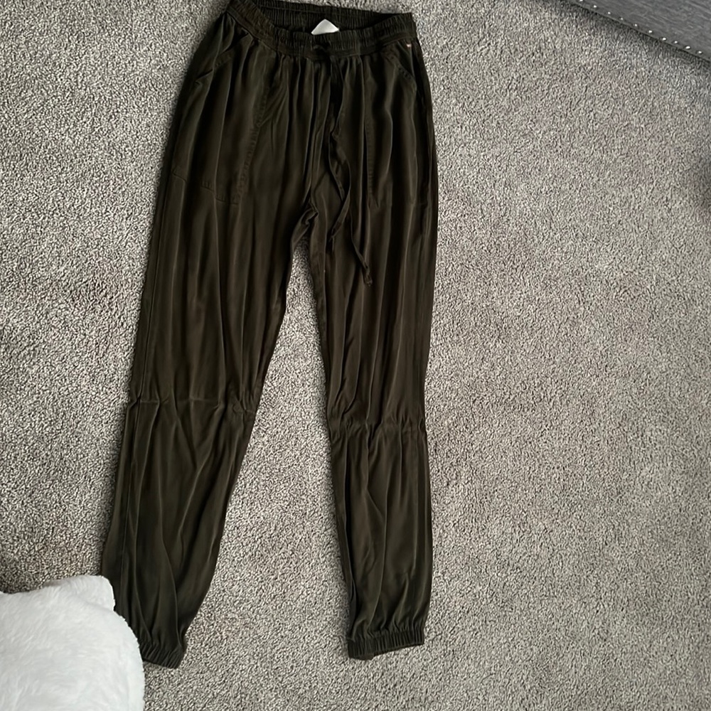 Pants from pink. the size is XS and the color is dark green